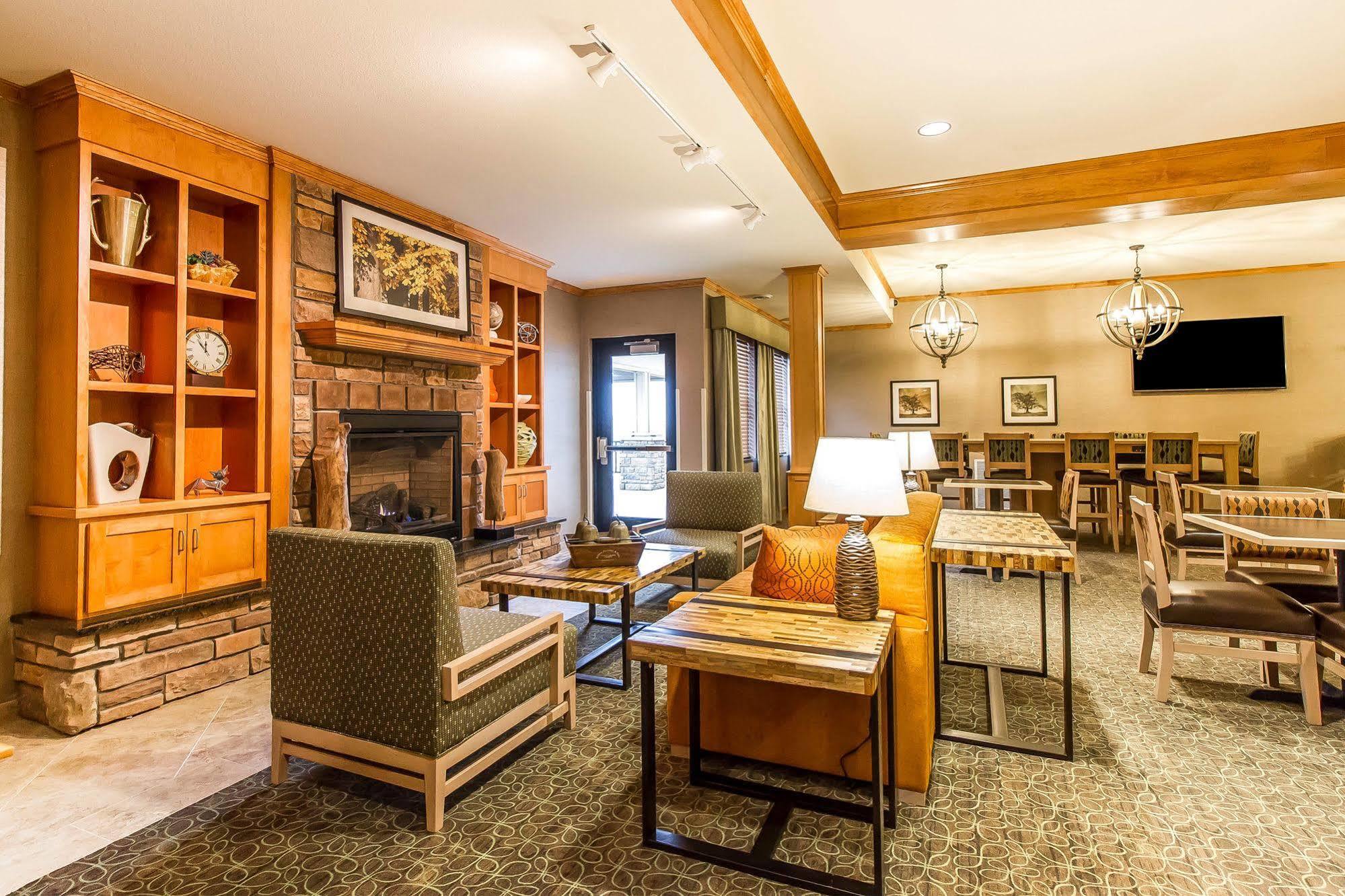 Mainstay Suites Stanley Buitenkant foto