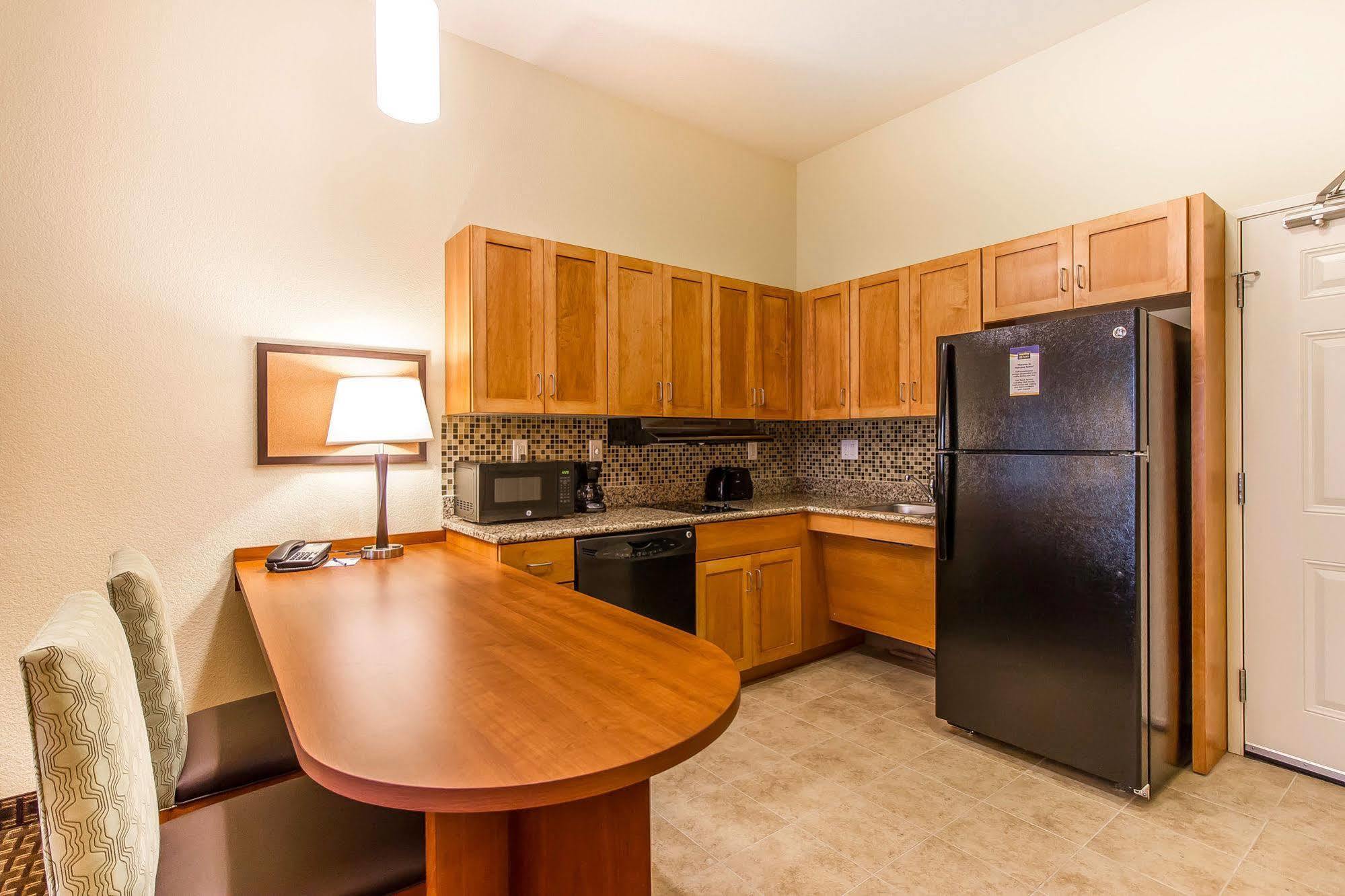 Mainstay Suites Stanley Buitenkant foto