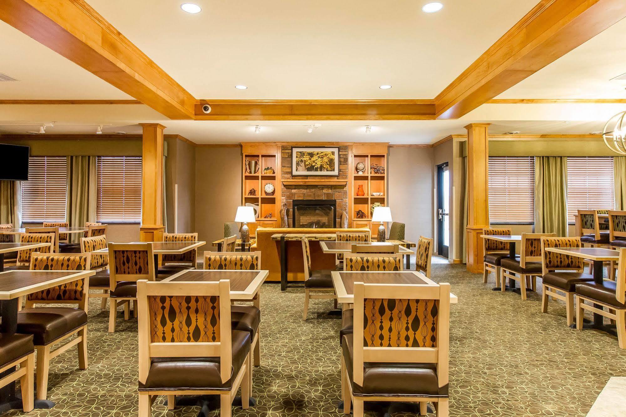 Mainstay Suites Stanley Buitenkant foto