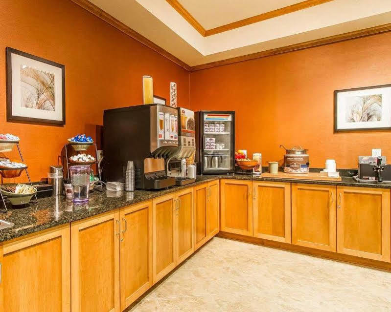 Mainstay Suites Stanley Buitenkant foto