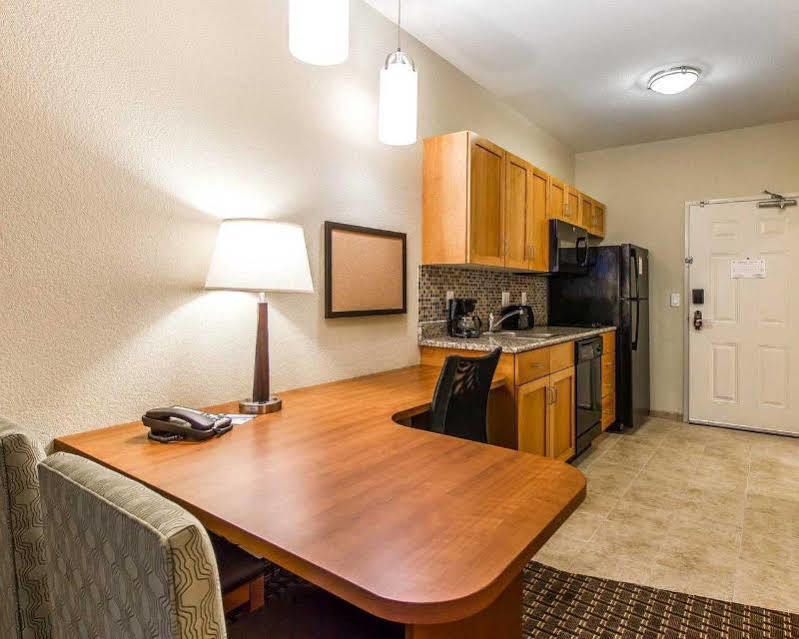 Mainstay Suites Stanley Buitenkant foto